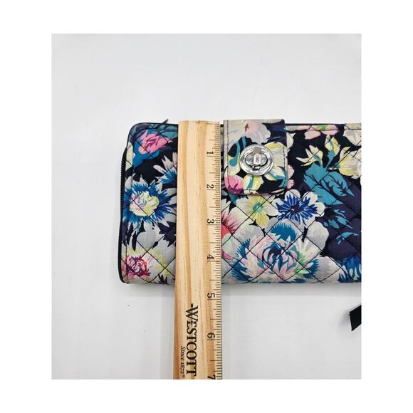 Vera Bradley‎ RFID Turnlock Wallet Womens Floral Blue Pink White - Picture 4 of 8